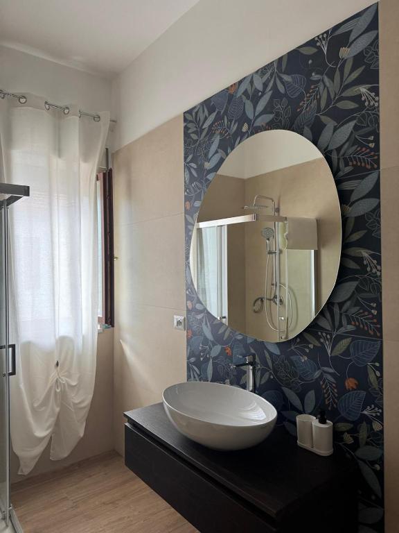 Cucina attrezzata con elettrodomestici